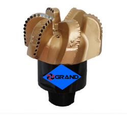 PDC drilling bit